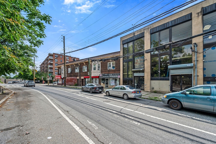 More Photos Of 1142A S Railroad Ave, Staten Island Office For Sale