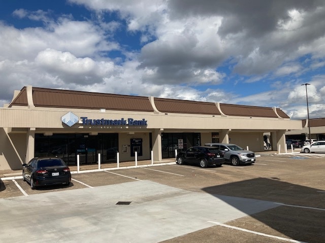 More Photos Of 11618-11698 S US 59 Hwy, Houston Unknown For Lease