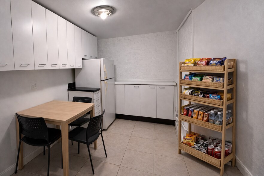 More Photos Of 124 Thompson St, New York Apartments For Lease