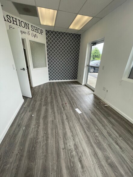 More Photos Of 10 IBM Rd, Poughkeepsie Storefront For Lease