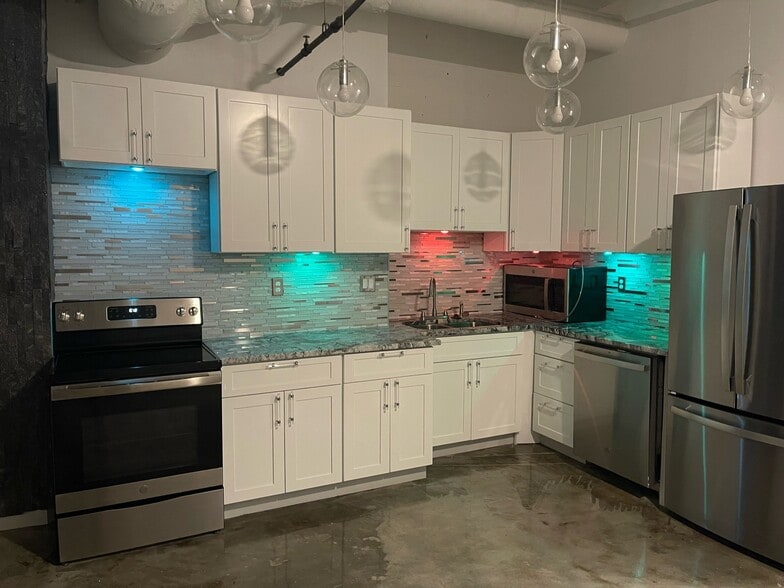 More Photos Of 555 Whitehall St SW, Atlanta Distribution For Lease