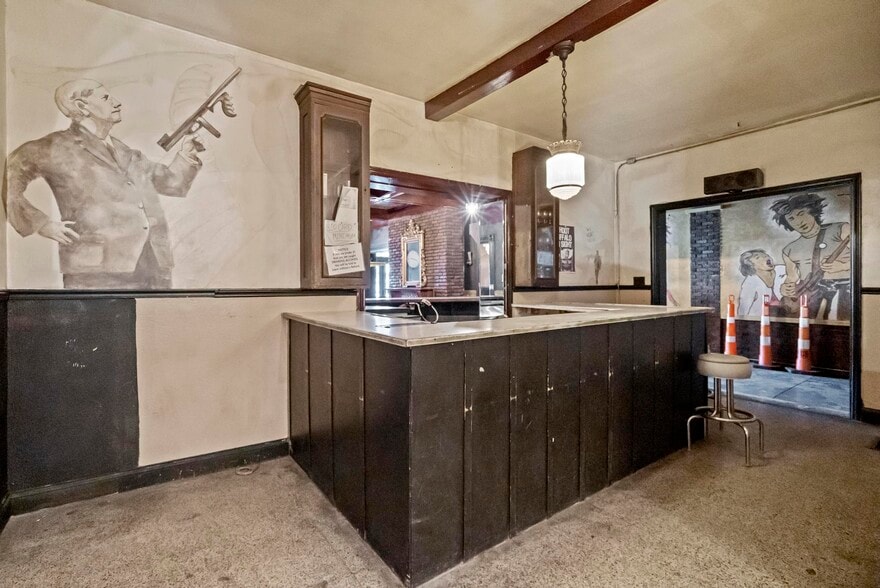 More Photos Of 24 E 3rd St, Newport Bar For Sale