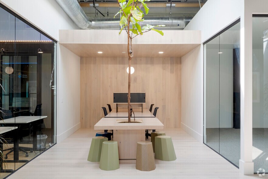 More Photos Of 1801 E Camelback Rd, Phoenix Coworking Space