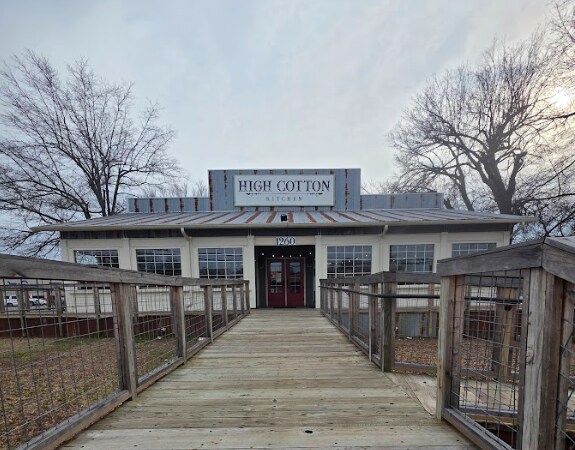 More Photos Of 1260 Clarksville St, Paris Restaurant For Sale