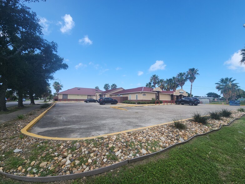 Primary Photo Of 1215 Santa Fe St, Corpus Christi Medical For Sale