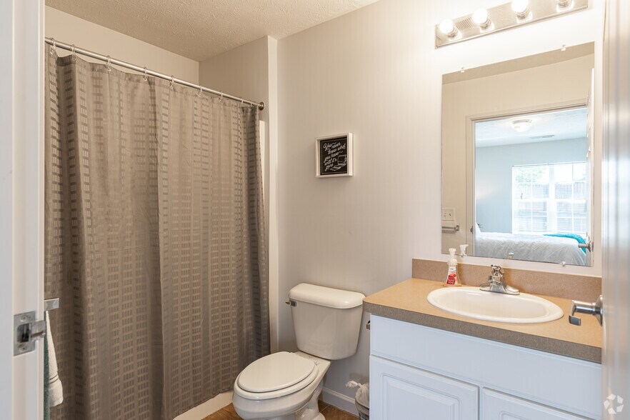 More Photos Of 1300 Cimarron Cir, Fairborn Apartments For Sale