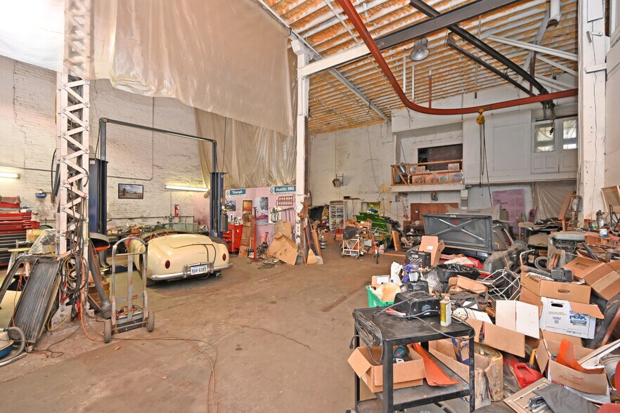 More Photos Of 2025 Dunlap St, Cincinnati Light Manufacturing For Sale