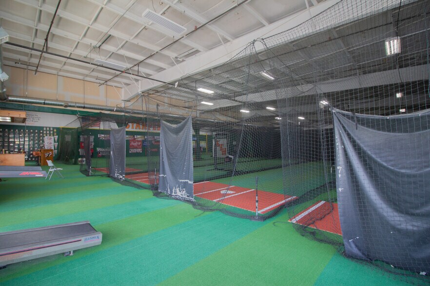 More Photos Of 8608 W Main St, Kalamazoo Warehouse For Sale