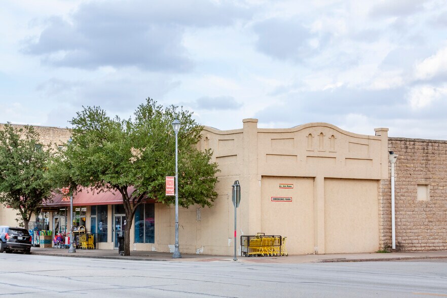 More Photos Of 813-815 Hutchins Ave, Ballinger General Retail For Sale