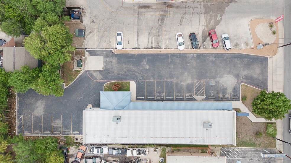 More Photos Of 2430 E Southcross Blvd, San Antonio Storefront For Lease
