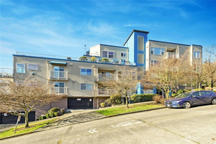 More Photos Of 215 NE 40th St, Seattle Office For Sale