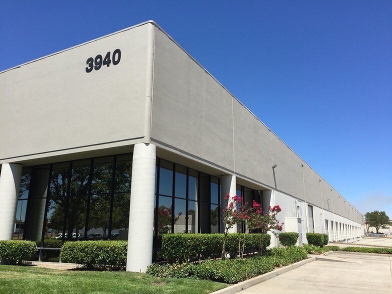 More Photos Of 3940 Seaport Blvd, West Sacramento Distribution For Lease