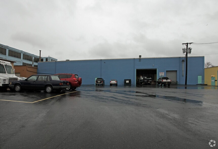More Photos Of 28 Albert Ave, Newark Warehouse For Lease