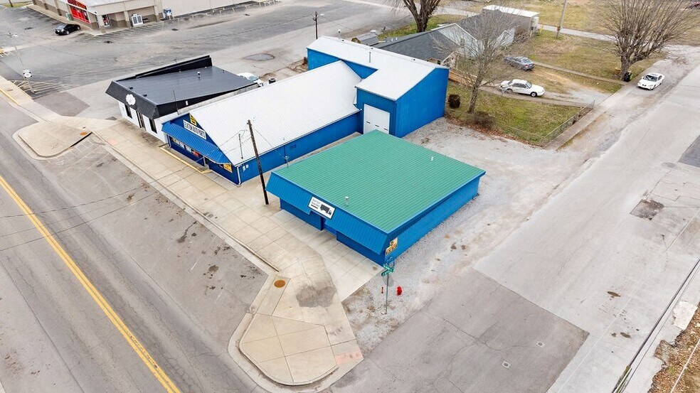 More Photos Of 204 N Main St, Elkton Freestanding For Sale