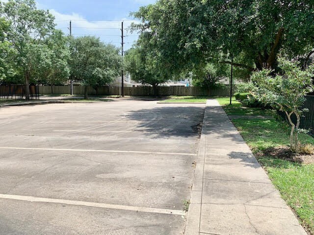 More Photos Of 16255 Longenbaugh Dr, Houston Daycare Center For Lease