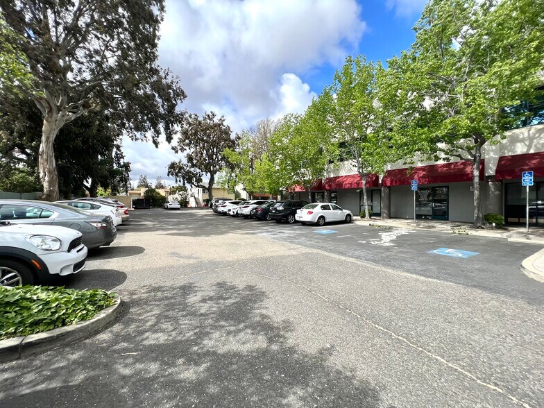 More Photos Of 22535-22551 2nd St, Hayward Office For Lease