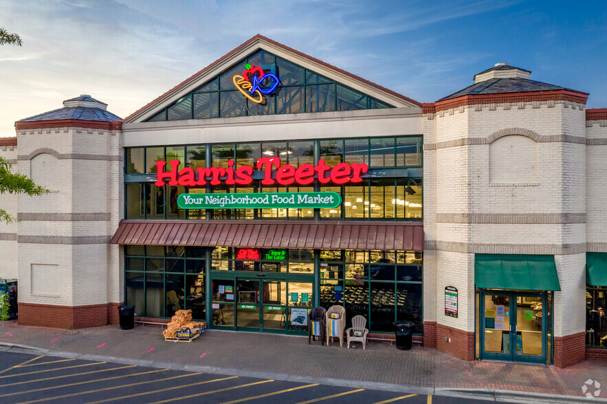 More Photos Of 3333-3351 Pineville Matthews Rd, Charlotte Unknown For Lease