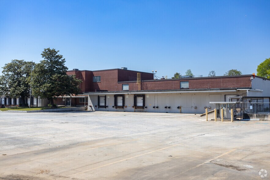 Primary Photo Of 1239 Oakleigh Dr, East Point Warehouse For Lease