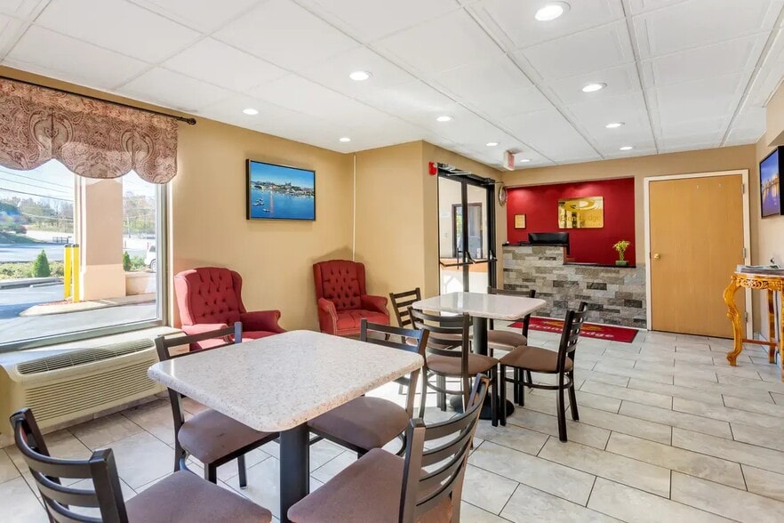 More Photos Of 150 Browns Ferry Rd, Chattanooga Hotel For Sale
