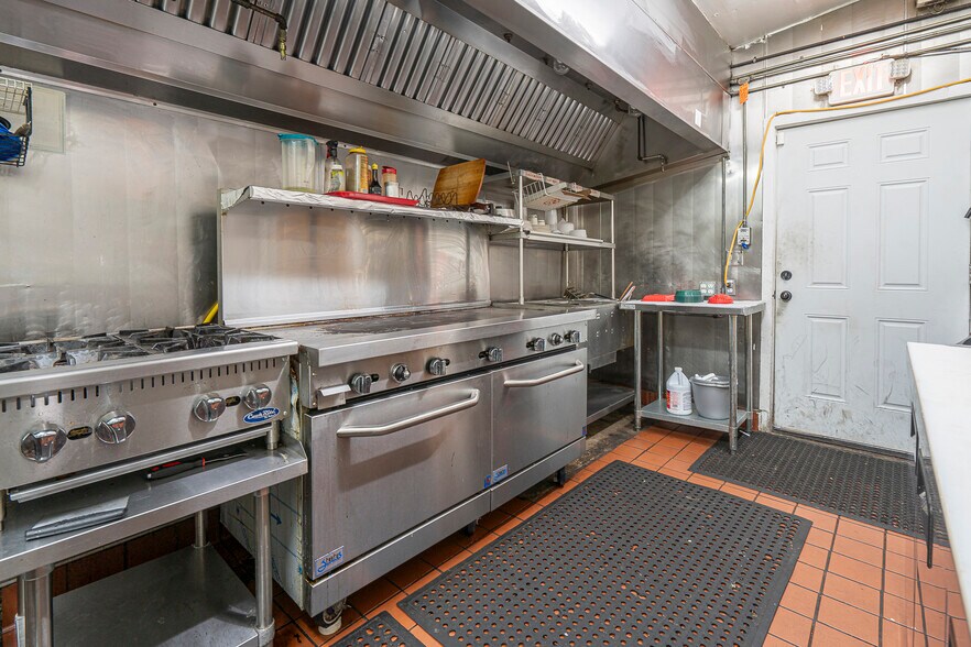 More Photos Of 3103 Highway 20, Sweet Home Restaurant For Sale