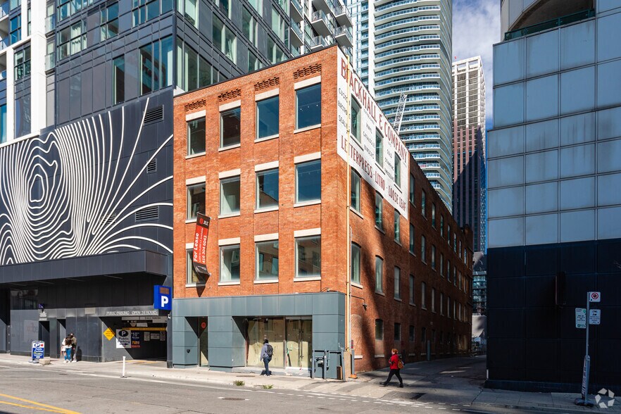 More Photos Of 77 Peter St, Toronto Medical For Lease