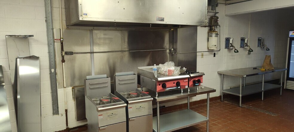 More Photos Of 12716 Buckeye Rd, Cleveland Restaurant For Sale