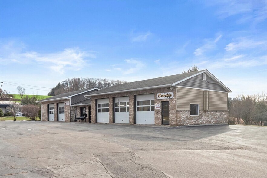 More Photos Of 4028 Hanover Pike, Manchester Auto Repair For Sale