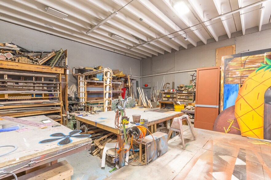More Photos Of 2169 10th St, Sarasota Warehouse For Sale