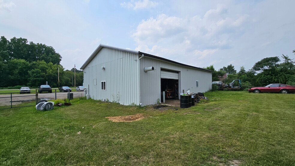 More Photos Of 4114 E Michigan Ave, Jackson Freestanding For Sale