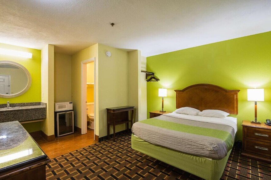 More Photos Of 3822 Ogeechee Rd, Savannah Hotel For Sale