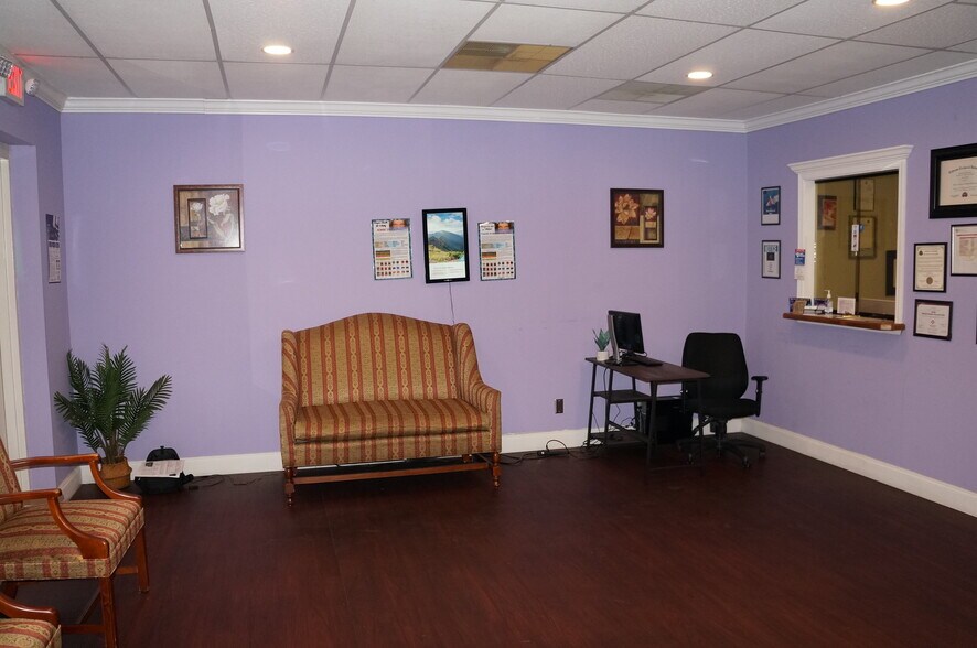 More Photos Of 1011-1025 W Fort Williams St, Sylacauga Office For Lease