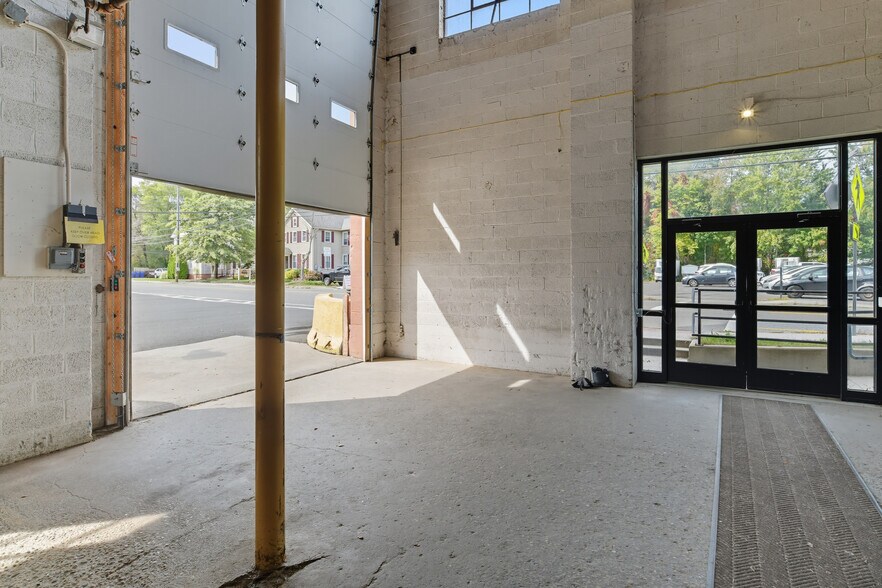 More Photos Of 122 Pleasant St, Easthampton Industrial For Lease