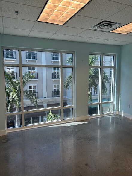 More Photos Of 1517 State St, Sarasota Office For Lease