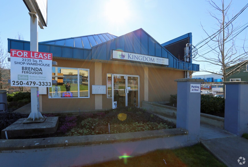 More Photos Of 491-495 Dupplin Rd, Saanich Freestanding For Sale