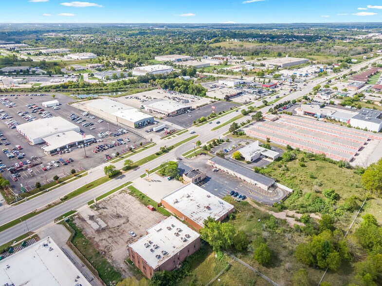 More Photos Of 8718 W Brown Deer Rd, Milwaukee Service Station For Sale