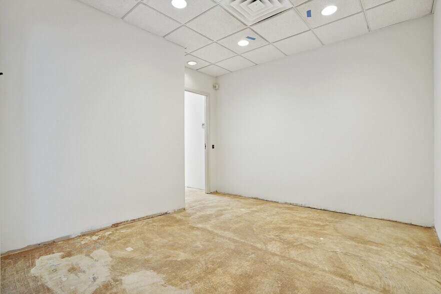 More Photos Of 2740 NJ-10 Suite #201, Morris Plains Office For Sale