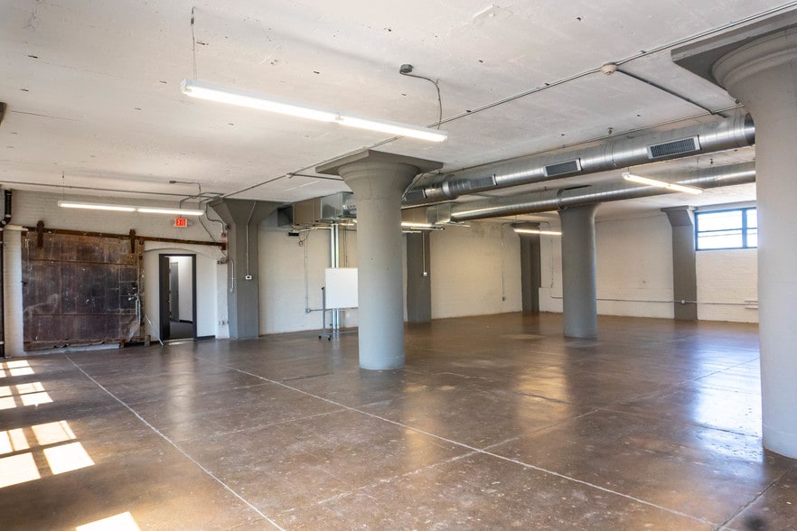 More Photos Of 1023-1025 Hamilton St, Philadelphia Loft Creative Space For Lease