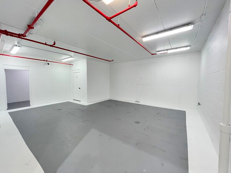 More Photos Of 4176 Mercantile Ave, Naples Distribution For Sale