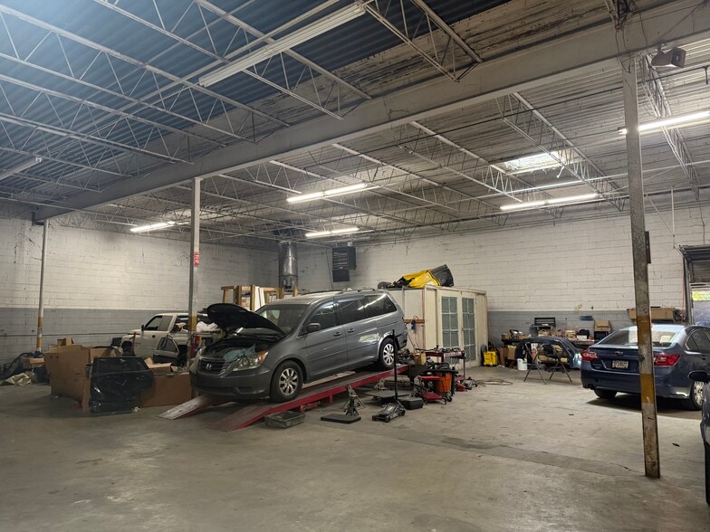 More Photos Of 2435 Stone Mountain Lithonia Rd, Lithonia Warehouse For Lease