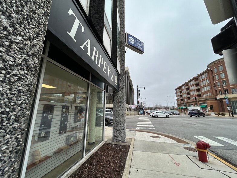 More Photos Of 4747 W Peterson Ave, Chicago Office For Lease