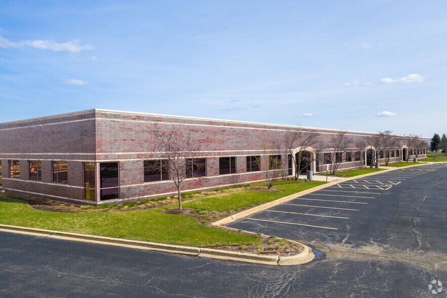More Photos Of 1501-1531 S White Oak Dr, Waukegan Flex For Sale