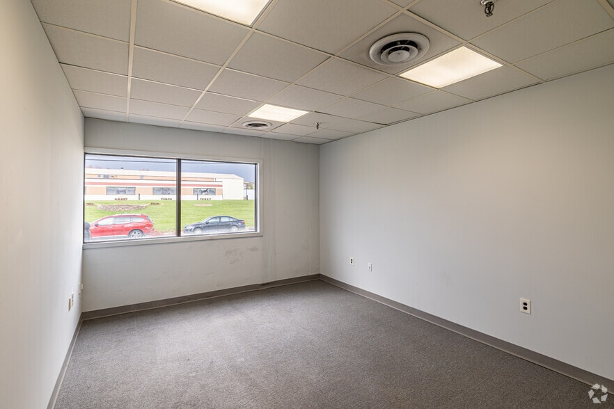 More Photos Of 1 Johnson Dr, Raritan Manufacturing For Lease