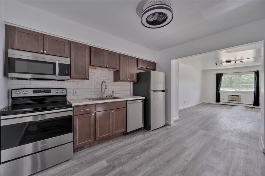 More Photos Of 548 Shattuck Rd, Saginaw Apartments For Sale