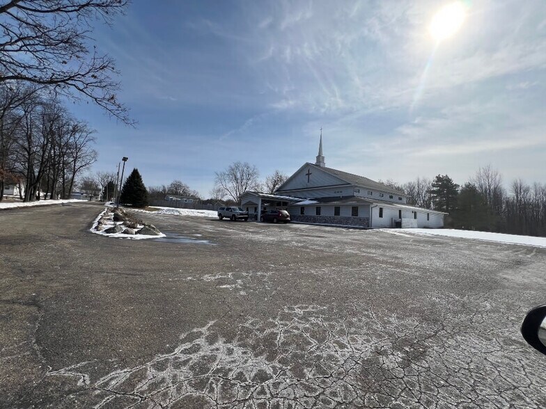 More Photos Of 212 S Sherman St, Leslie Religious Facility For Sale