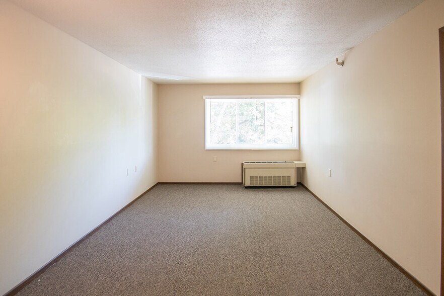 More Photos Of 1808 Warren St, Bellevue Apartments For Sale