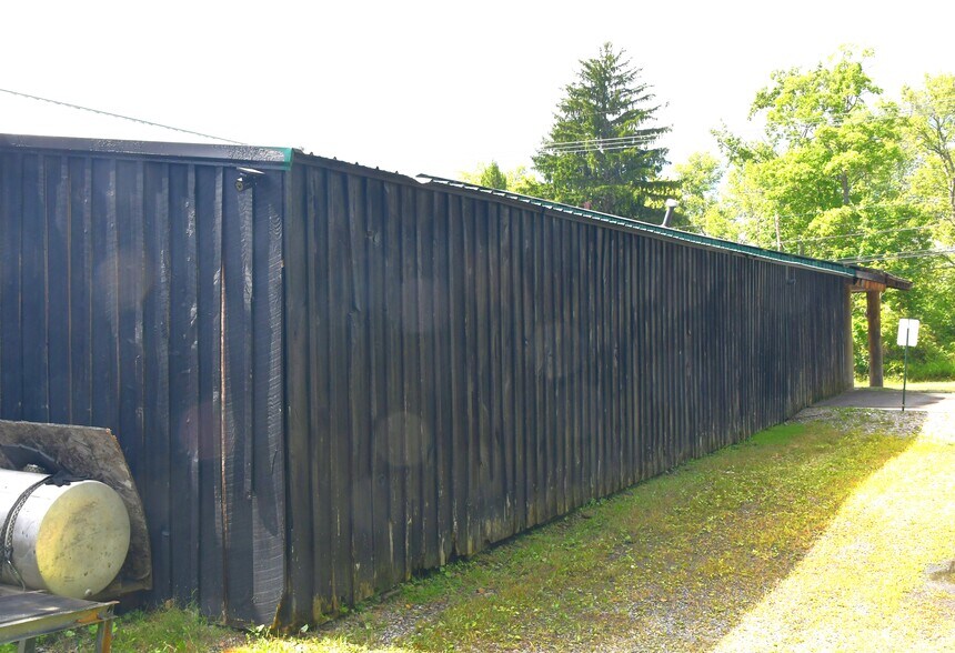 More Photos Of 138 Chestnut St, Marienville General Retail For Sale