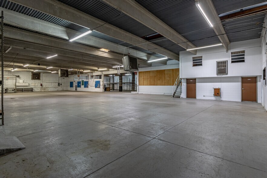 More Photos Of 845-845 N Florida Ave, Lakeland General Retail For Sale