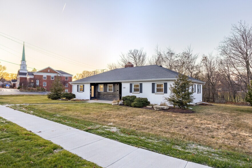 More Photos Of 704 E 9th St, Lockport Medical For Sale