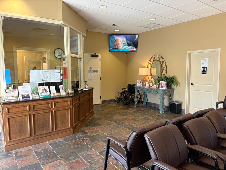 More Photos Of 215 Sheraton Blvd, Macon-Bibb Medical For Sale