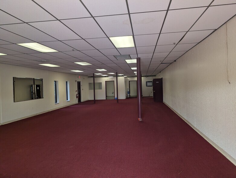 More Photos Of 400 Barton Blvd, Rockledge Light Manufacturing For Lease